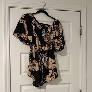 Black and Tan Leaf Print Blouse